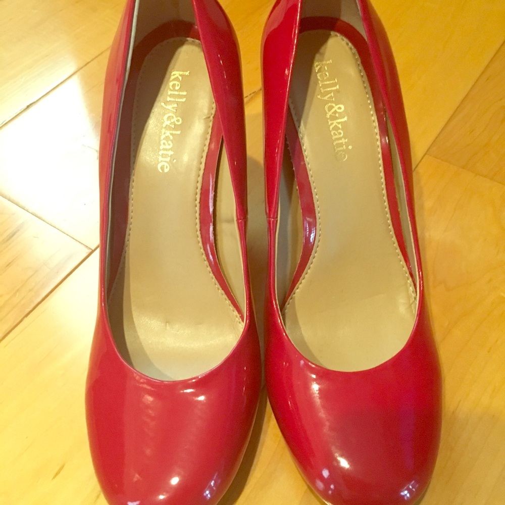 Kelly & Katie Isabel Pump